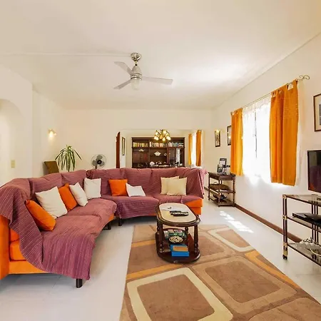 De Santa Maria Willa *