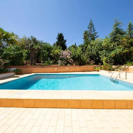 Willa De Santa Maria *