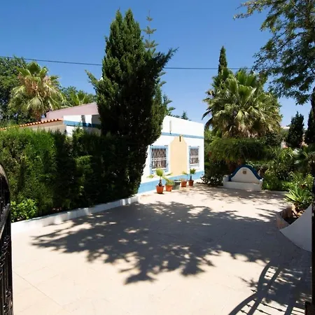 De Santa Maria Willa